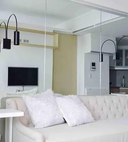 Appartement Modern Minimalist Unit Across Naia3