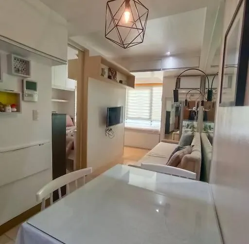Modern Minimalist Unit Across Naia3 Manilla