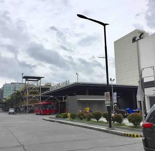 Modern Minimalist Unit Across Naia3 Manilla