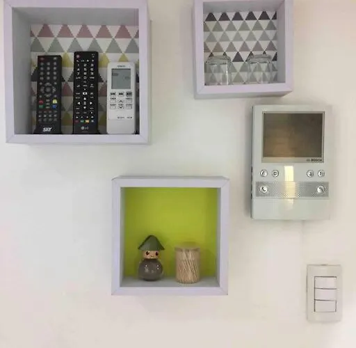 Modern Minimalist Unit Across Naia3 Appartement