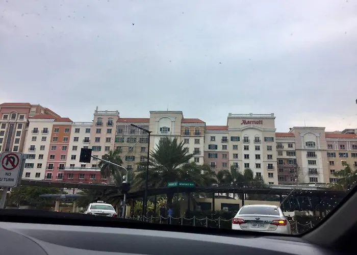 Modern Minimalist Unit Across Naia3 * Manilla