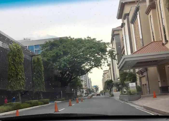 Modern Minimalist Unit Across Naia3 Appartement