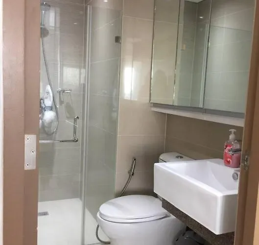 Modern Minimalist Unit Across Naia3 Manilla